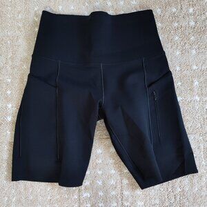 Nike Go Firm-Support High-Waisted Biker Shorts w/ Pockets In Black Small
